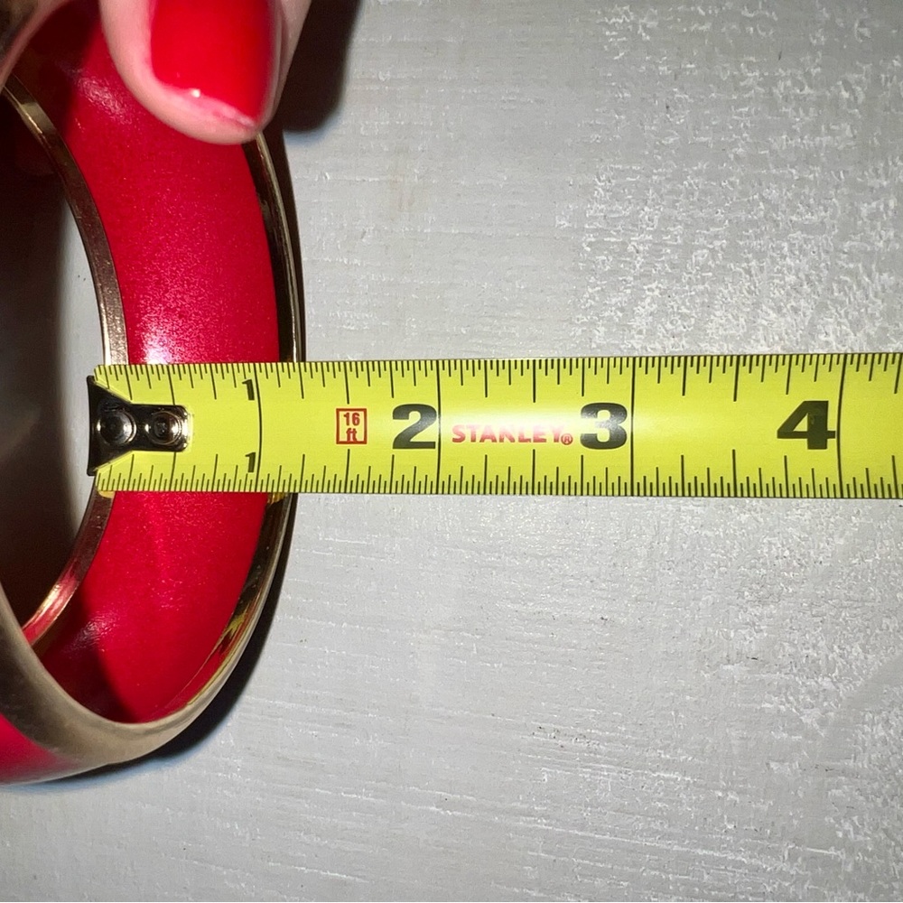 Large red bangle - Picture 3 of 3